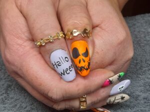 Mine halloween negle